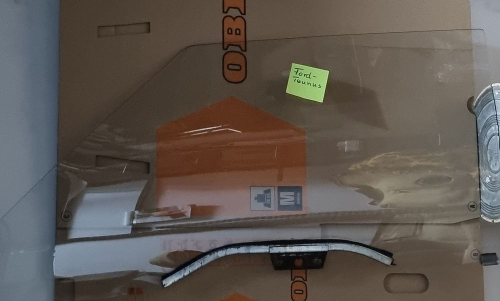 Ford Taunus Seitenscheibe links
